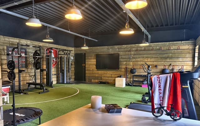 Overzicht van de tijdelijke trainingsruimte van Endura Performance Center